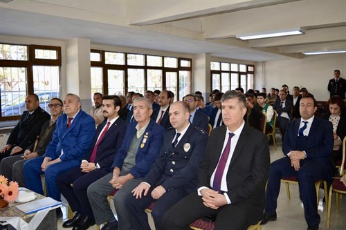 Kaymakamımız Sn. Muhammet ÇINARKA “18 Mart Şehitleri Anma Günü ve Çanakkale Zaferi’nin 110. Yıl Dönümü” münasebetiyle düzenlenen programa katıldı.