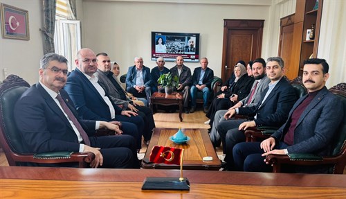 Ak Parti Konya Milletvekili Sn. Orhan ERDEM ve beraberindeki heyet, Kaymakamımız Sn. Muhammet ÇINARKA’ya nezaket ziyaretinde bulundular.
